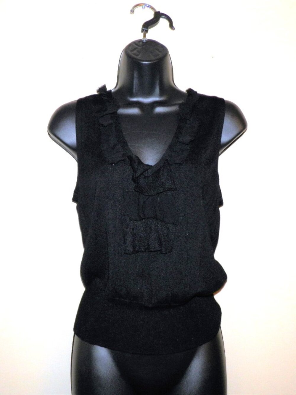 Express Black V-Neck Sleeveless Sweater